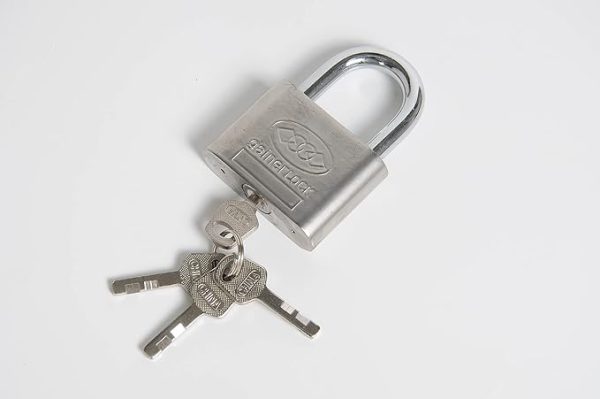 Square Circle Gainer Padlock with 4 Same Keys (30 MM) As Shown - Image 4